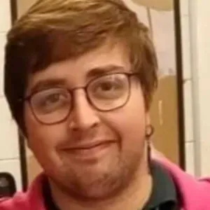 Empleado de limpieza en León con atención al detalle