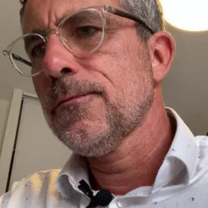 Je cherche une personne mature pour garder mes 2 enfants 