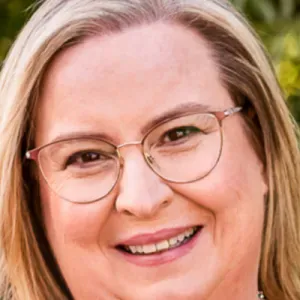 Procura-se empregada de limpeza