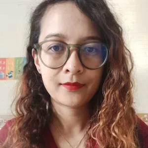 Cleaning employee in bilbao with great attention to detail