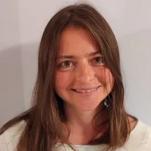 Personne discrète et calme pour enfants