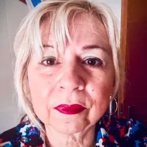 Addetta pulizie hotel, negozi,appartamenti