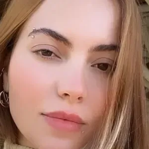 Adaptabilidade, dedicação ao trabalho.