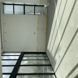 Ménage , nettoyage sanitaires, vitres , linges ………………………..