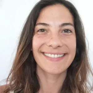 Infirmière & baby-sitter tout juste arrivée dans la région