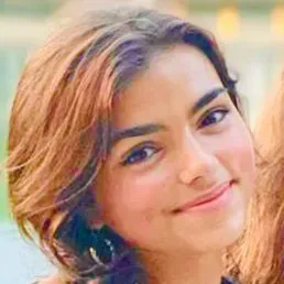 Baby-sitter expérimentée, fiable et joueuse à Berlin