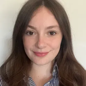 Baby-sitter dynamique et expérimentée 