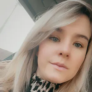 Femme de ménage , aide à domicile