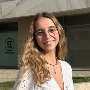 Babysitter com experiência, zona do Porto