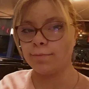 Betrouwbare babysitter (18) in Olen & omgeving