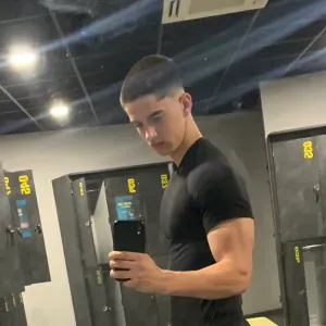 Baby-sitter sur La Rochelle disponible les week-ends 