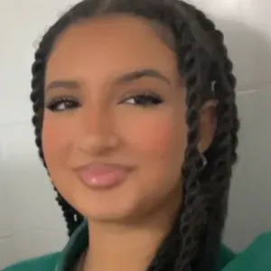 Femme de ménage et aide à la maison 