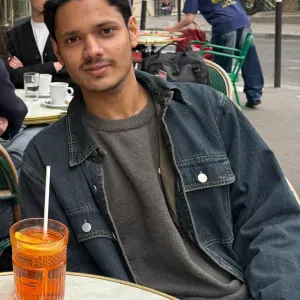 Pet sitter in Paris with 5+ year of experience 