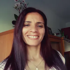 Empregada de Limpeza de prédios e  moradias