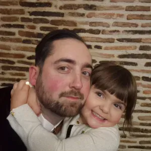 Je cherche une babysitter pour andreia 