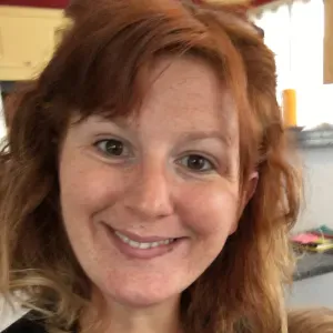 Femme de ménage disponible et impliquée