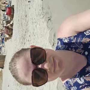 Baby-sitter expérimentée a Bruxelles .