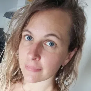 Baby-sitter attentionnée(week-end,nuits)