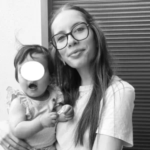 Baby-sitter qui veut s'expérimentée auprès des enfants