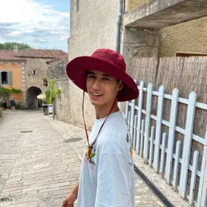 Jeune de 24 ans, habitué des animaux, à votre service