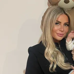 Baby-sitter expérimentée et fiable à Charleroi 