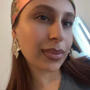 Zuverlässige Babysitterin / Sozialassistentin sucht Familie