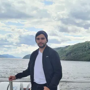 Intervenant à domicile pour baby-sitting ou aide aux devoirs