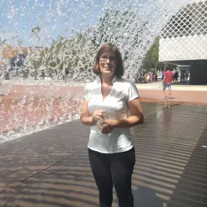 Procuro emprego como empregada doméstica