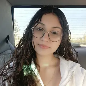 Babysitter disponível principalmente ao fim de semana