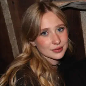 Étudiante infirmière babysitter 