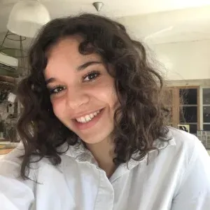 Baby-sitter expérimentée proche Avignon 