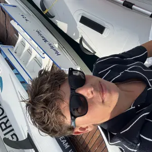 I am a committed student looking for a job.