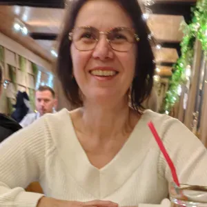 Garde d'enfants et baby-sitter experimentee