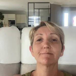 Auxiliaire de vie à domicile pour vos aînés .