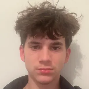 Baby-sitter sérieux et motivé à Chambéry