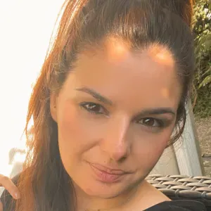 Baby sitter expérimentée pour petits et grands .