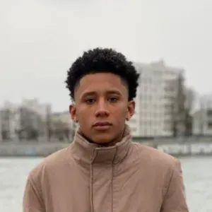 Service de ménage soigné – homme sérieux