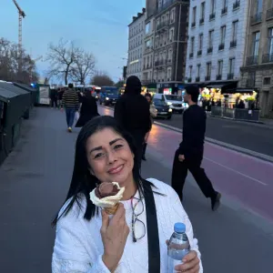 Gardien d'animaux avec beaucoup d'amour