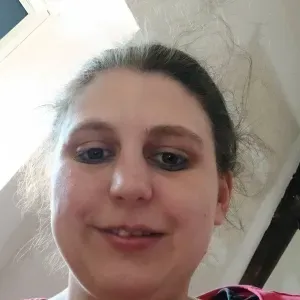 Je cherche une baby sitter