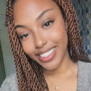 Baby sitter disponible tout l'été ☀️