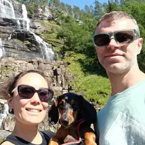 Couple attentionné pour garde d'animaux & promenades