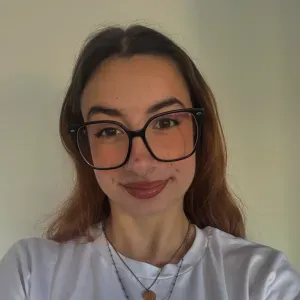 Une étudiante prête a rendre votre chez vous comme neuf !