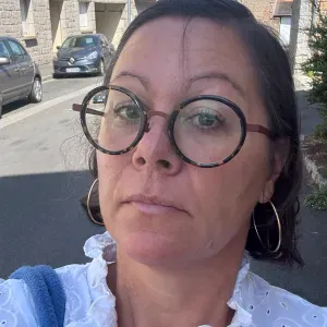 Cherche jeune fille sérieuse pour garde d enfant 