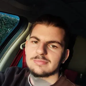 Babysitter sérieux et fiable disponible – garde d'enfants