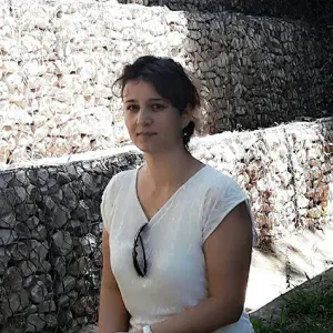 Estou a procura de part time  na limpeza ,cozinhea. 