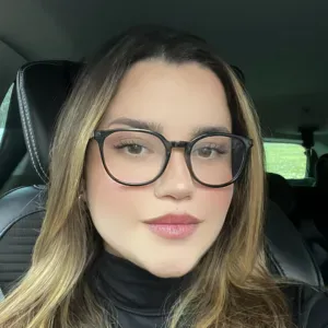 Experienced babysitter looking for occasional job  !!