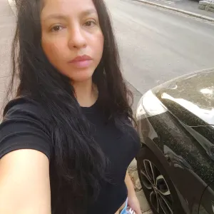 Femme responsable avec des responsabilités ménagères 