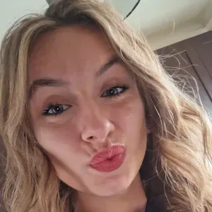 Femme de ménage et babysitteuse