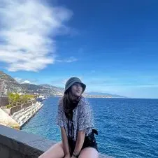 Hello, im looking for a part time or fulltime job.b.