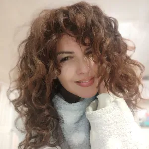 Baby-sitter enseignante et artiste, disponible à Lyon